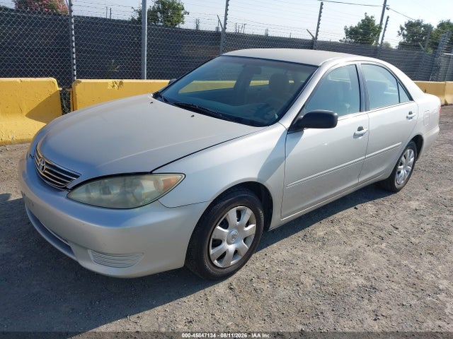 Продаж на аукціоні авто 2005 Toyota Camry Le/xle/se, vin: 4T1BE32K65U577329, номер лоту: 45847134