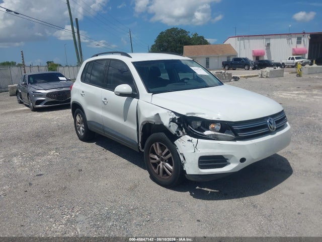 2015 Volkswagen Tiguan S მანქანა იყიდება აუქციონზე, vin: WVGAV7AX7FW505321, აუქციონის ნომერი: 45847142