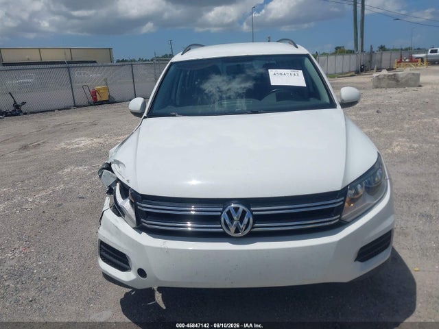 2015 Volkswagen Tiguan S მანქანა იყიდება აუქციონზე, vin: WVGAV7AX7FW505321, აუქციონის ნომერი: 45847142