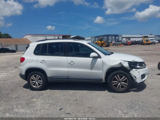 2015 Volkswagen Tiguan S მანქანა იყიდება აუქციონზე, vin: WVGAV7AX7FW505321, აუქციონის ნომერი: 45847142