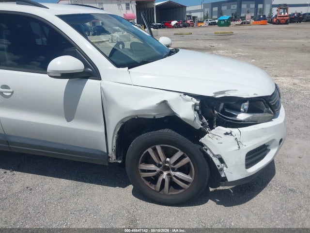 2015 Volkswagen Tiguan S მანქანა იყიდება აუქციონზე, vin: WVGAV7AX7FW505321, აუქციონის ნომერი: 45847142