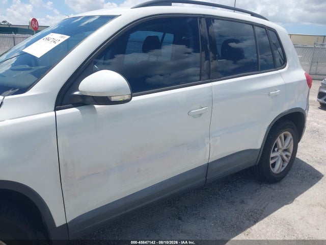 2015 Volkswagen Tiguan S მანქანა იყიდება აუქციონზე, vin: WVGAV7AX7FW505321, აუქციონის ნომერი: 45847142