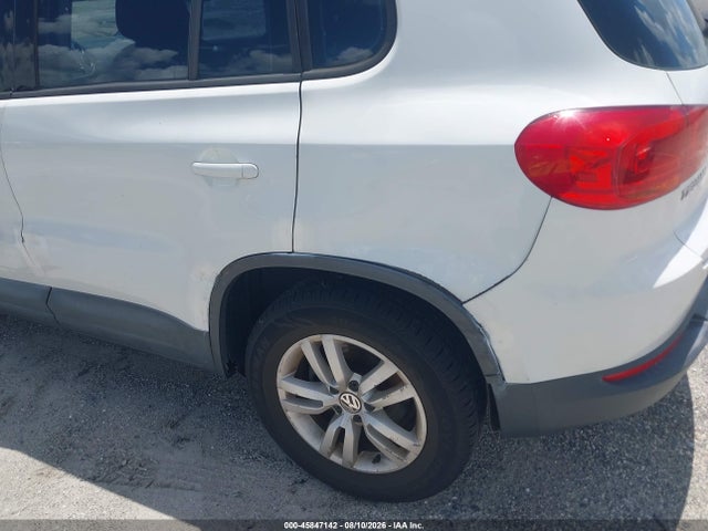2015 Volkswagen Tiguan S მანქანა იყიდება აუქციონზე, vin: WVGAV7AX7FW505321, აუქციონის ნომერი: 45847142