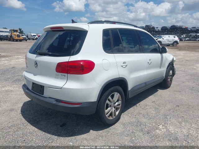 2015 Volkswagen Tiguan S მანქანა იყიდება აუქციონზე, vin: WVGAV7AX7FW505321, აუქციონის ნომერი: 45847142
