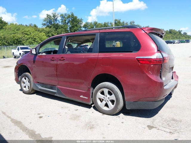 45847211 :رقم المزاد ، 5TDKK3DC6GS697349 vin ، 2016 Toyota Sienna Le 7 Passenger مزاد بيع