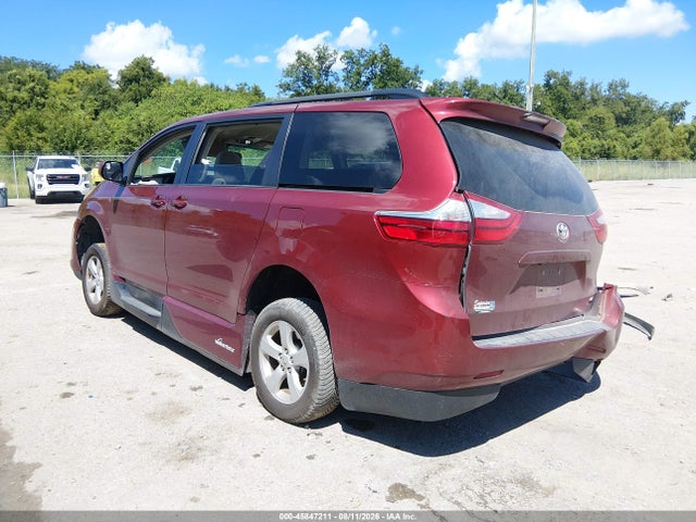 45847211 :رقم المزاد ، 5TDKK3DC6GS697349 vin ، 2016 Toyota Sienna Le 7 Passenger مزاد بيع