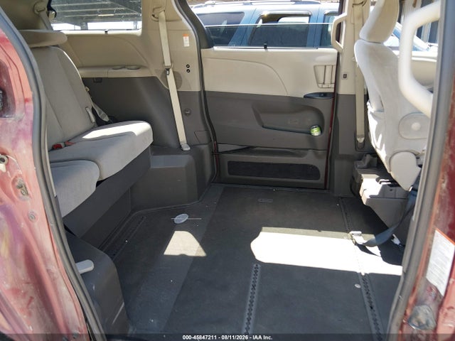 45847211 :رقم المزاد ، 5TDKK3DC6GS697349 vin ، 2016 Toyota Sienna Le 7 Passenger مزاد بيع