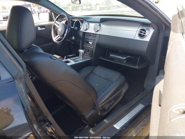 Продаж на аукціоні авто 2005 Ford Mustang V6 Deluxe/v6 Premium, vin: 1ZVHT80N255233518, номер лоту: 45847250