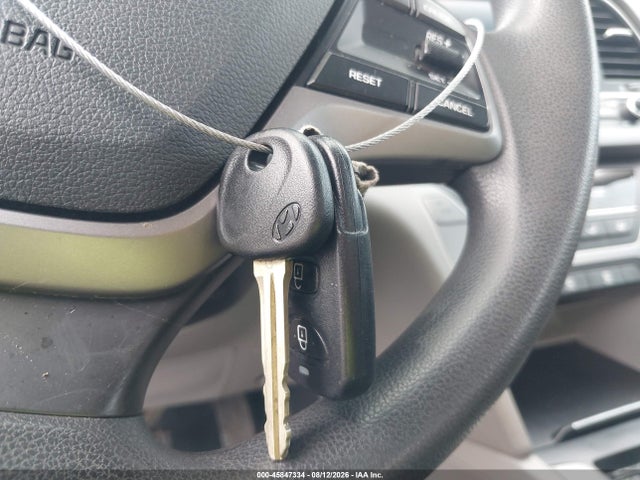 Продажа на аукционе авто 2017 Hyundai Elantra Se, vin: 5NPD84LF8HH130849, номер лота: 45847334