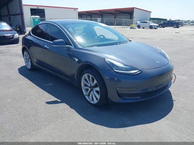 45847383 :رقم المزاد ، 5YJ3E1EA9JF023916 vin ، 2018 Tesla Model 3 Long Range/mid Range مزاد بيع