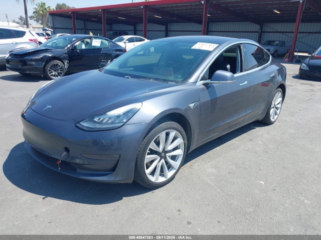 45847383 :رقم المزاد ، 5YJ3E1EA9JF023916 vin ، 2018 Tesla Model 3 Long Range/mid Range مزاد بيع