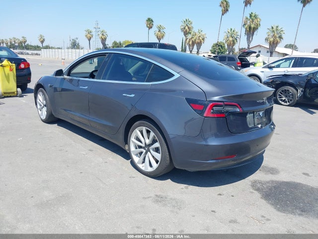 45847383 :رقم المزاد ، 5YJ3E1EA9JF023916 vin ، 2018 Tesla Model 3 Long Range/mid Range مزاد بيع
