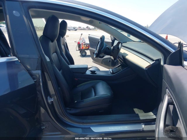 45847383 :رقم المزاد ، 5YJ3E1EA9JF023916 vin ، 2018 Tesla Model 3 Long Range/mid Range مزاد بيع