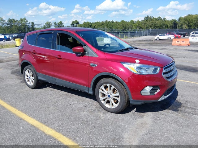 45847612 :رقم المزاد ، 1FMCU0GD0HUD08506 vin ، 2017 Ford Escape Se مزاد بيع
