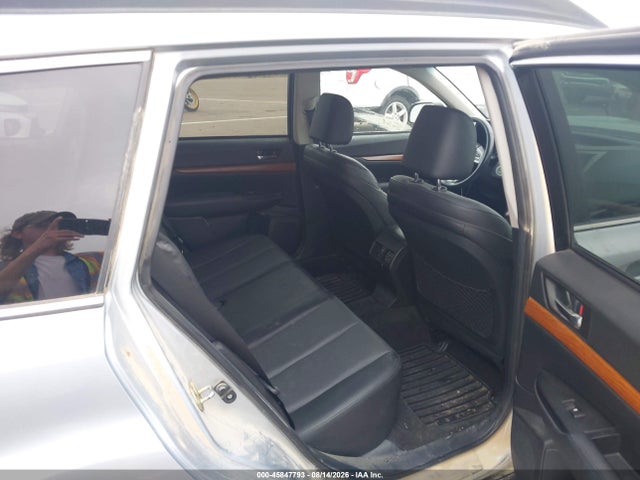 45847793 :رقم المزاد ، 4S4BRCLC7E3262248 vin ، 2014 Subaru Outback 2.5i Limited مزاد بيع