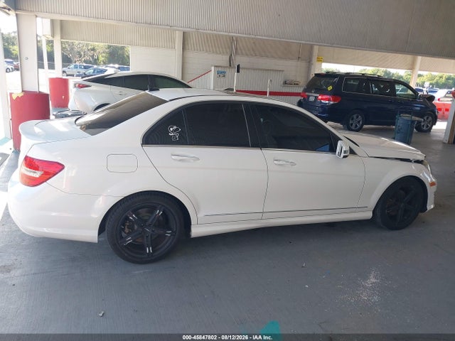 Продаж на аукціоні авто 2013 Mercedes-benz C 250 Sport, vin: WDDGF4HB5DA773448, номер лоту: 45847802