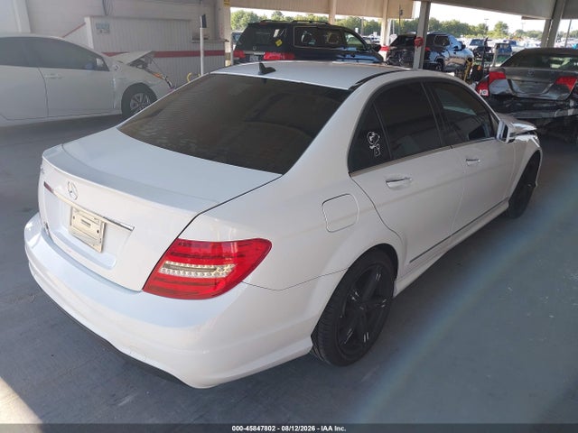 Продаж на аукціоні авто 2013 Mercedes-benz C 250 Sport, vin: WDDGF4HB5DA773448, номер лоту: 45847802