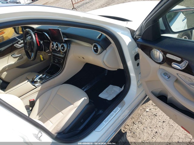 45848018 :رقم المزاد ، 55SWF4KB4HU212071 vin ، 2017 Mercedes-benz C 300 4matic مزاد بيع