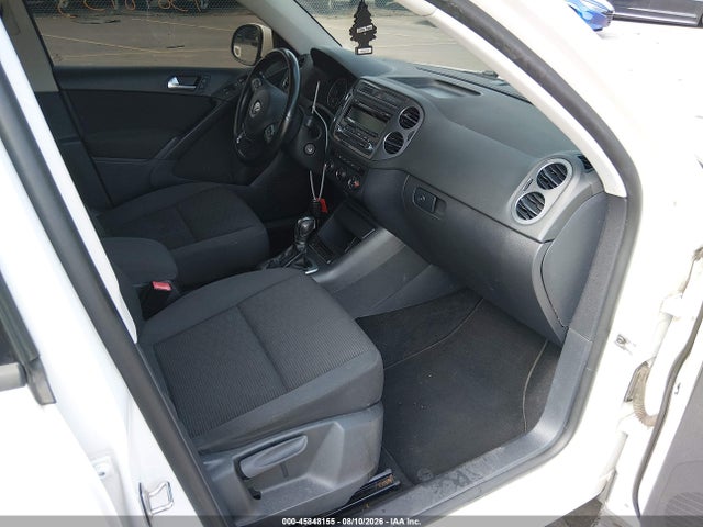 2013 Volkswagen Tiguan S მანქანა იყიდება აუქციონზე, vin: WVGBV3AX2DW068614, აუქციონის ნომერი: 45848155