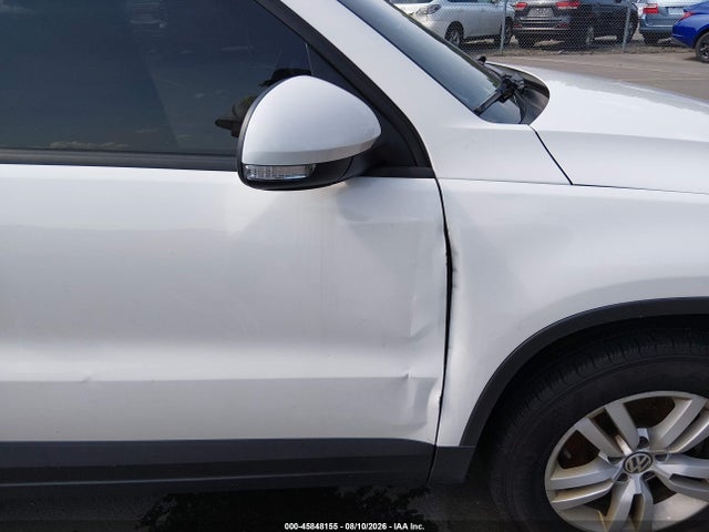 2013 Volkswagen Tiguan S მანქანა იყიდება აუქციონზე, vin: WVGBV3AX2DW068614, აუქციონის ნომერი: 45848155
