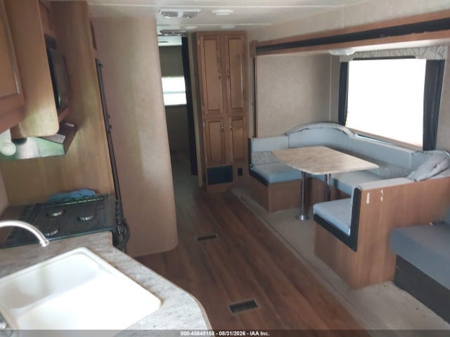 Catalina Forest River 2017 5ZT2CAXB7HT009865 Image 17