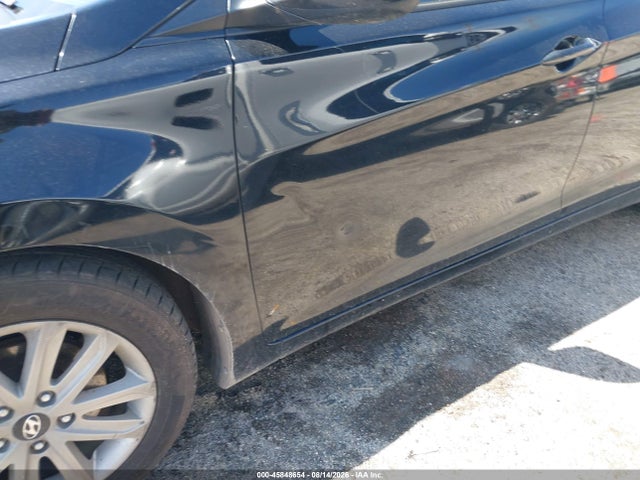 Продажа на аукционе авто 2016 Hyundai Elantra Se, vin: KMHDH4AE1GU586069, номер лота: 45848654