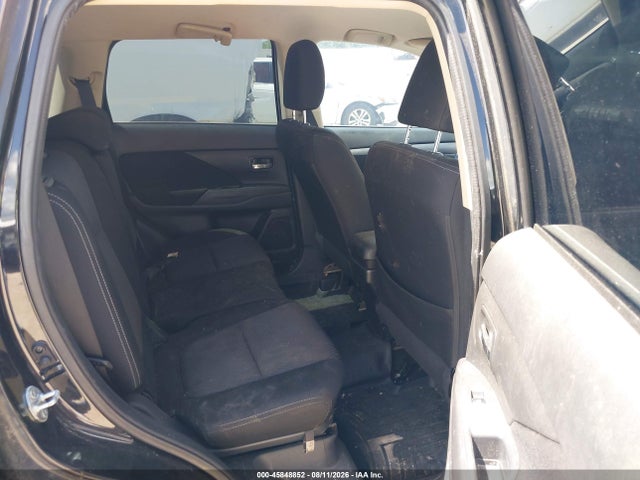 Mitsubishi Outlander Se 2018 JA4AD3A34JJ004061 Image 8