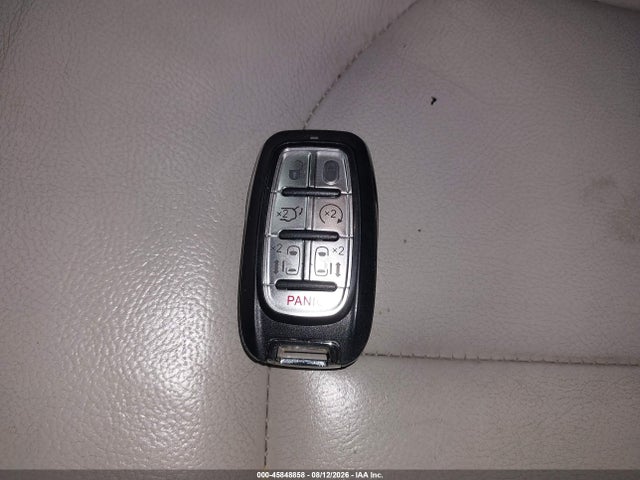 45848858 :رقم المزاد ، 2C4RC1BG3HR688155 vin ، 2017 Chrysler Pacifica Touring-l مزاد بيع