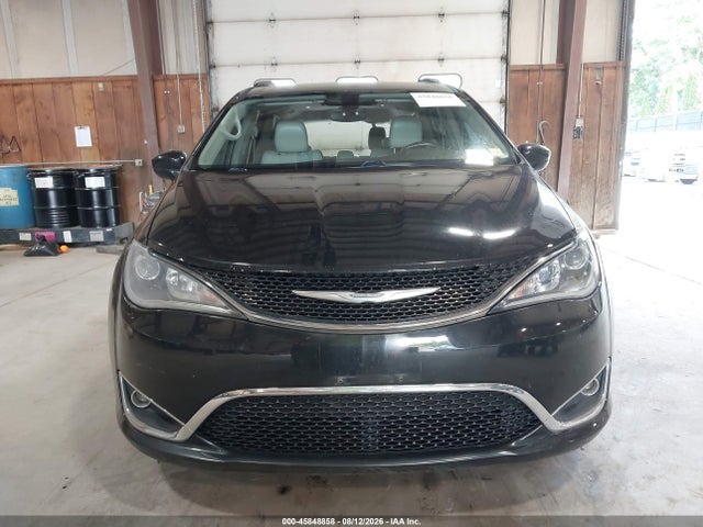 45848858 :رقم المزاد ، 2C4RC1BG3HR688155 vin ، 2017 Chrysler Pacifica Touring-l مزاد بيع