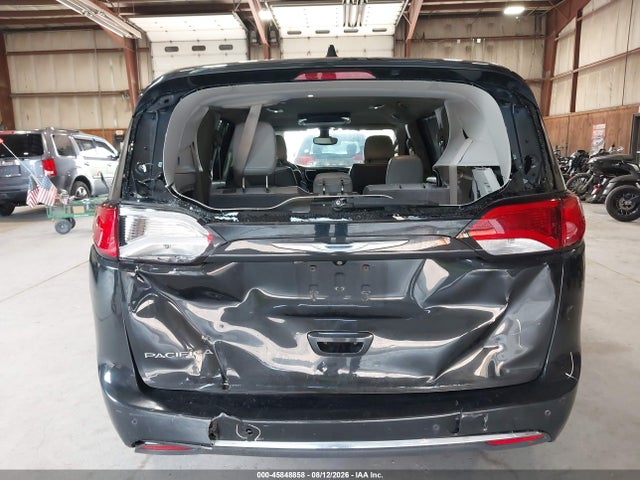 45848858 :رقم المزاد ، 2C4RC1BG3HR688155 vin ، 2017 Chrysler Pacifica Touring-l مزاد بيع