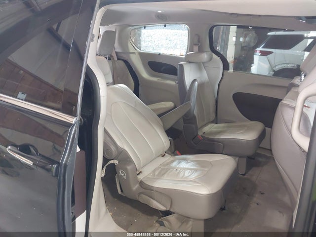 45848858 :رقم المزاد ، 2C4RC1BG3HR688155 vin ، 2017 Chrysler Pacifica Touring-l مزاد بيع