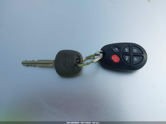 2013 Toyota Sienna Xle V6 8 Passenger მანქანა იყიდება აუქციონზე, vin: 5TDYK3DC3DS341592, აუქციონის ნომერი: 45848889