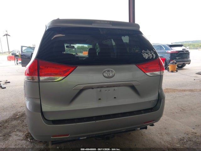 2013 Toyota Sienna Xle V6 8 Passenger მანქანა იყიდება აუქციონზე, vin: 5TDYK3DC3DS341592, აუქციონის ნომერი: 45848889