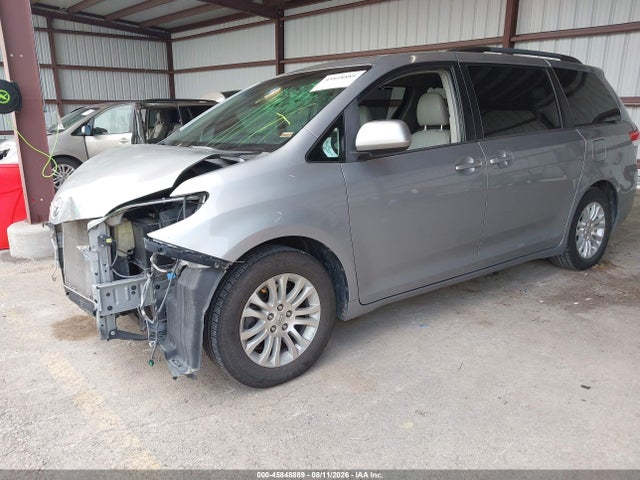 2013 Toyota Sienna Xle V6 8 Passenger მანქანა იყიდება აუქციონზე, vin: 5TDYK3DC3DS341592, აუქციონის ნომერი: 45848889