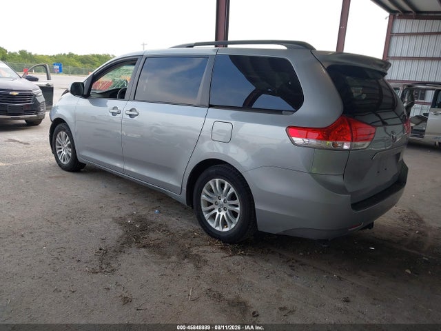 2013 Toyota Sienna Xle V6 8 Passenger მანქანა იყიდება აუქციონზე, vin: 5TDYK3DC3DS341592, აუქციონის ნომერი: 45848889