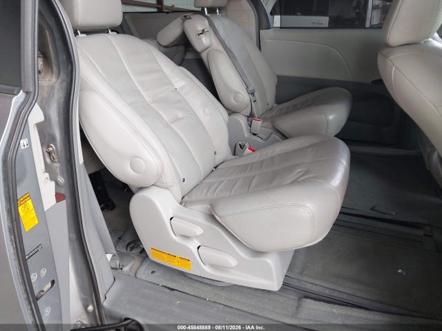2013 Toyota Sienna Xle V6 8 Passenger მანქანა იყიდება აუქციონზე, vin: 5TDYK3DC3DS341592, აუქციონის ნომერი: 45848889