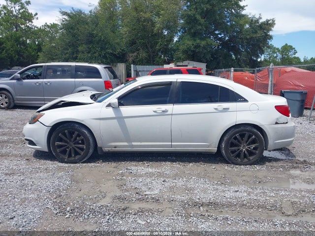 45849050 :رقم المزاد ، 1C3CCBHG8CN305758 vin ، 2012 Chrysler 200 S مزاد بيع