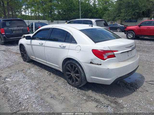 45849050 :رقم المزاد ، 1C3CCBHG8CN305758 vin ، 2012 Chrysler 200 S مزاد بيع