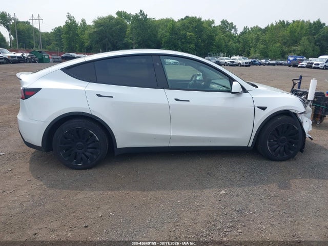Продажа на аукционе авто 2023 Tesla Model Y Awd/long Range Dual Motor All-wheel Drive, vin: 7SAYGAEE1PF792134, номер лота: 45849159