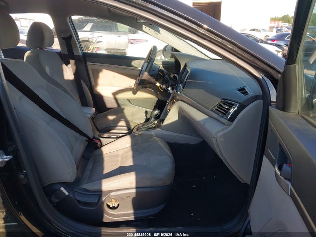 2018 Hyundai Elantra Se მანქანა იყიდება აუქციონზე, vin: 5NPD74LF5JH375004, აუქციონის ნომერი: 45849206