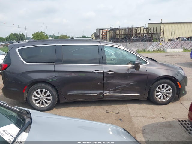45849235 :رقم المزاد ، 2C4RC1BG0HR543946 vin ، 2017 Chrysler Pacifica Touring-l مزاد بيع