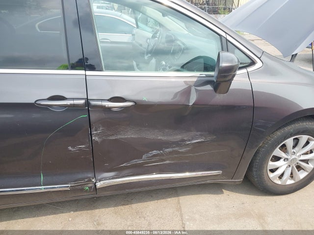 45849235 :رقم المزاد ، 2C4RC1BG0HR543946 vin ، 2017 Chrysler Pacifica Touring-l مزاد بيع