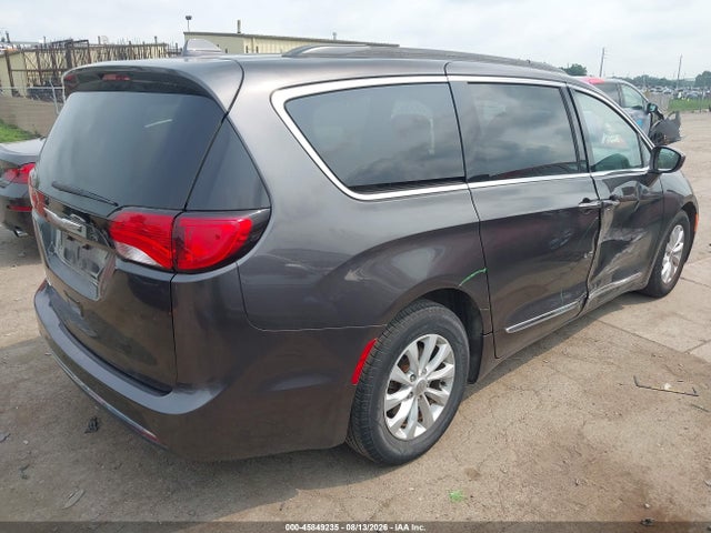 45849235 :رقم المزاد ، 2C4RC1BG0HR543946 vin ، 2017 Chrysler Pacifica Touring-l مزاد بيع
