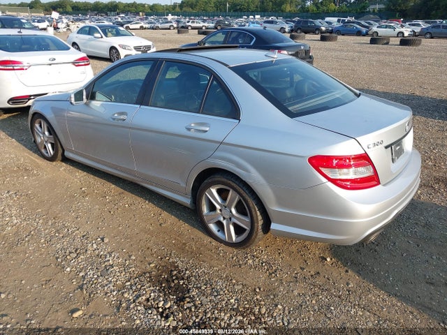 45849339 :رقم المزاد ، WDDGF8BB2AR106415 vin ، 2010 Mercedes-benz C 300 Luxury 4matic/sport 4matic مزاد بيع