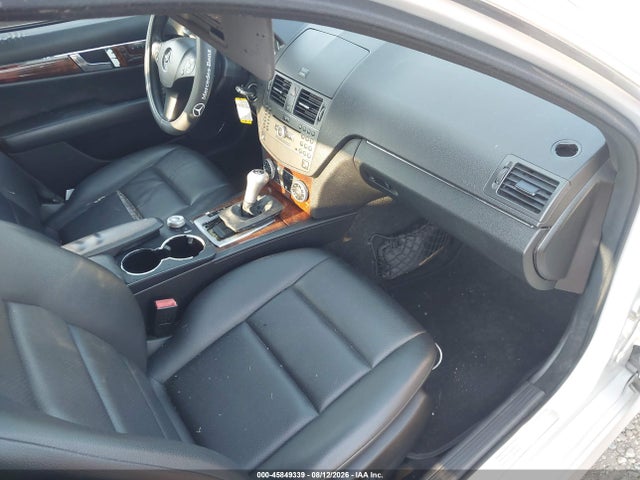 45849339 :رقم المزاد ، WDDGF8BB2AR106415 vin ، 2010 Mercedes-benz C 300 Luxury 4matic/sport 4matic مزاد بيع