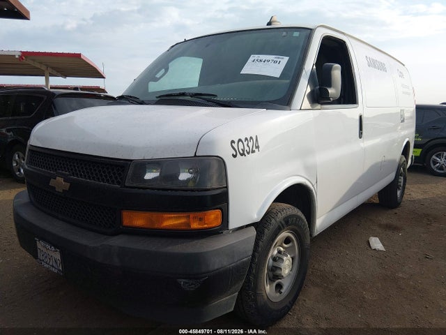 Chevrolet Express 2500 Work Van 2018 1GCWGAFP5J1314769 Image 2