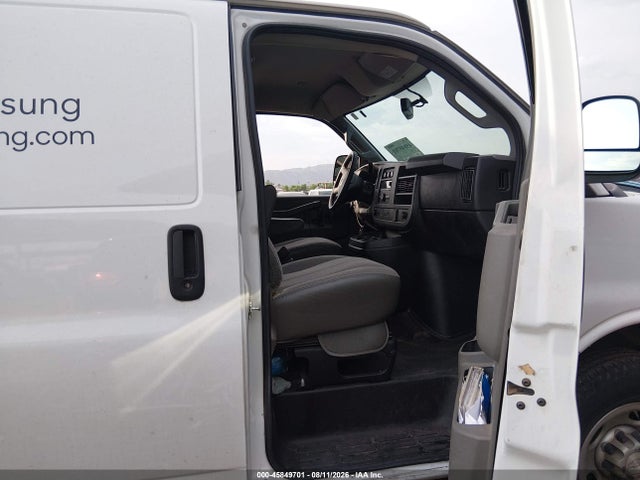 Chevrolet Express 2500 Work Van 2018 1GCWGAFP5J1314769 Image 5
