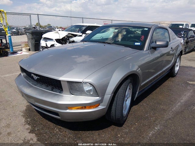 2008 Ford Mustang V6 Deluxe/v6 Premium მანქანა იყიდება აუქციონზე, vin: 1ZVHT80N985153945, აუქციონის ნომერი: 45849730