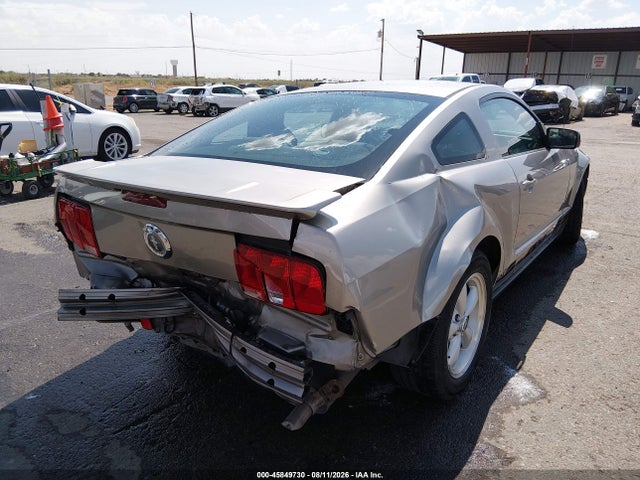2008 Ford Mustang V6 Deluxe/v6 Premium მანქანა იყიდება აუქციონზე, vin: 1ZVHT80N985153945, აუქციონის ნომერი: 45849730