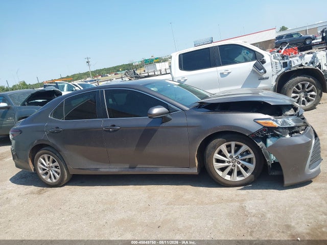 45849750 :رقم المزاد ، 4T1C11AK9RU878284 vin ، 2024 Toyota Camry Le مزاد بيع